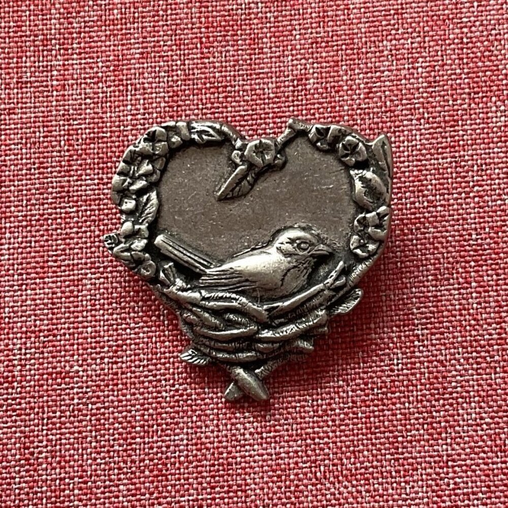 VINTAGE BIRDS & BLOOM 2004 HEART BIRD ON A NEST  PEWTER